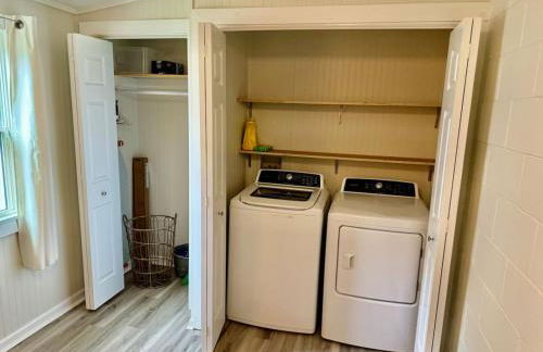 3 Min Walk to Starbucks. Pet Yes - Photo 46