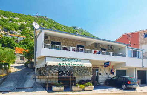 Three-Bedroom Apartment In Ostrvica - Photo 4