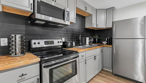 Chic 1BR Oasis Ideal Retreat near Six Flags - Foto 3