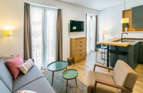 Aquitania Home Suites - Photo 104