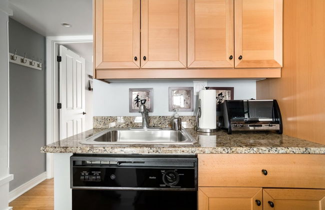 The Easy Spot Downtown Free Parking Elevator - Foto 16