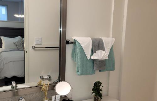 #2 Downtown Free Parking- Walk to Gainbridge, Lucas Oil, Conv Cntr - Foto 13