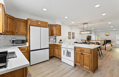 Aubie's Hangout - Walk to Downtown & Campus! - Foto 29