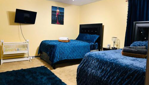 Large 3BR Home for Families and Work Stays With Fast WIFI - Foto 3