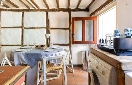 Beautiful 17th Century Cottage - Photo 13