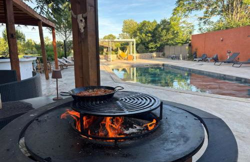 Villa Soleil Piscine Jacuzzi Pétanque Espace bbq billard et salons extérieurs - Foto 5