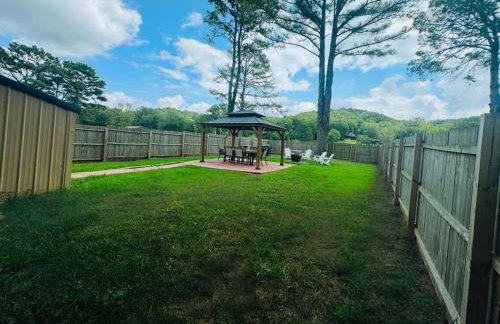 Rustic Chic Alabama Cabin w Loft Fire Pit Pet Friendly Fenced Yard Lake Guntersville - Lucky Lodge - Foto 66