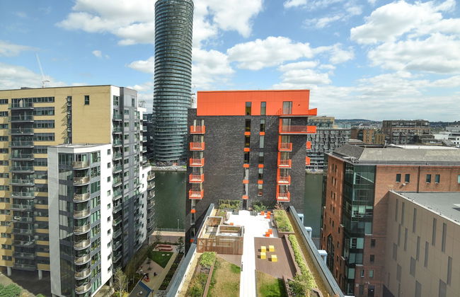 Millharbour Residences - Photo 20