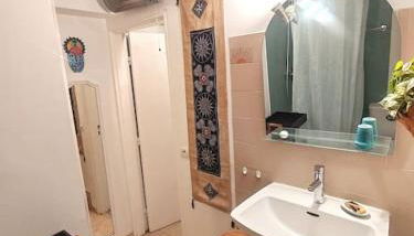Le Sunshine - 2 people studio & Todler - Cosy - Porte des Lilas - Foto 5, Shower