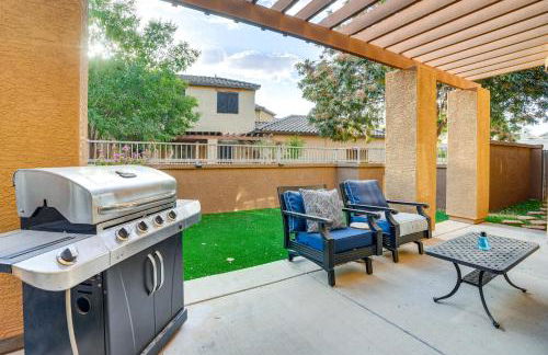 Relax Poolside! Home 6 Mi to Camelback Ranch - Foto 30