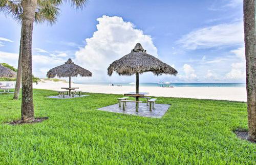 Beachfront Condo with Pool in Redington Shores - Foto 32