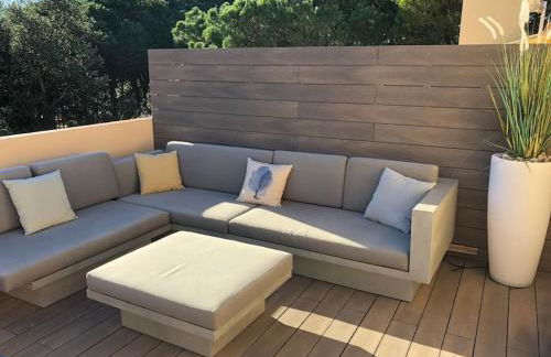 2 Story, 5 Bedroom, 3 Bath Flat, Steps from the Beach & Cliff Walk - Foto 15