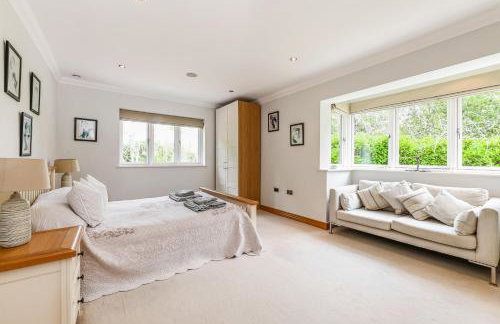 Woodland Cottage by inspirestays-com - Photo 17