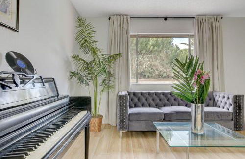 Resort Style 4 bedroom House with Pool Minutes from Strip - Foto 1