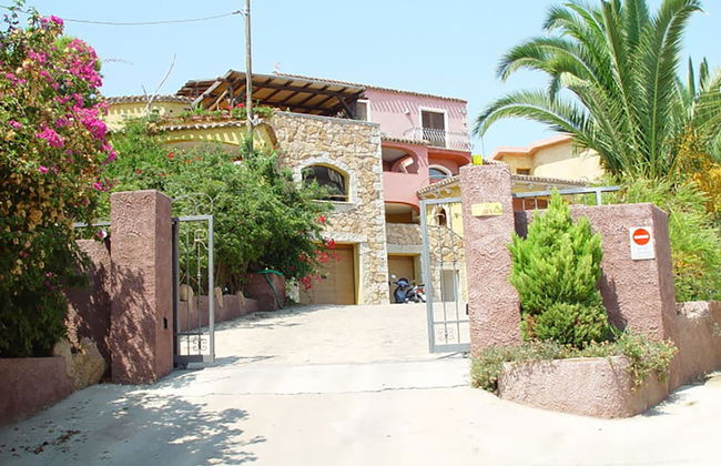 Apartment With Sea View Terrace - Photo 10