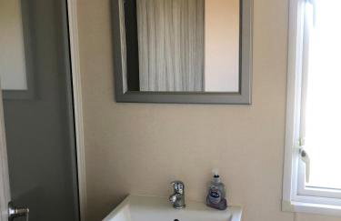 Relaxing Retreat with Hot Tub - Photo 10