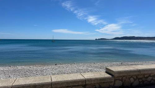 Duplex with spacious terraces and stunning sea views, right next to the beach - Foto 2