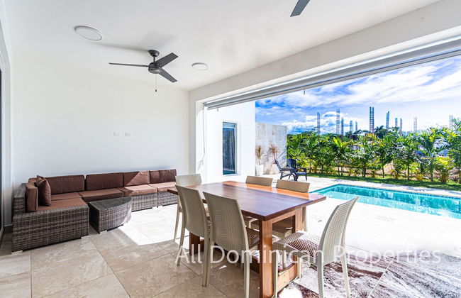 Spacious Family Suite, Ocean Village! - Photo 12