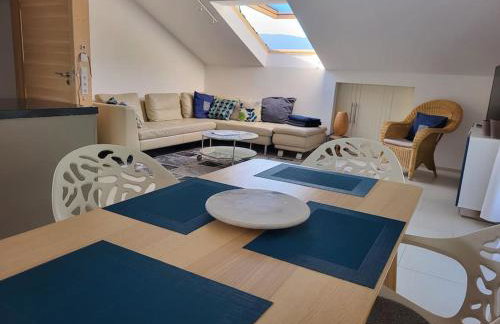 Geräumiges Atelier mit Flair und Bergblick - Foto 3
