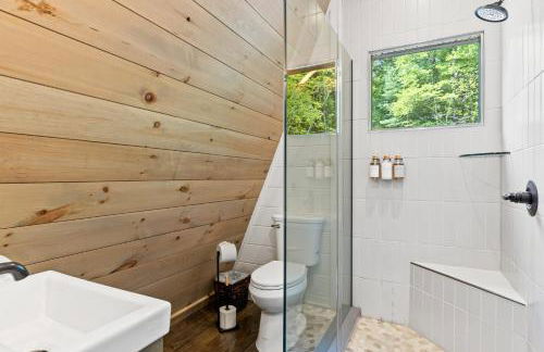 Secluded Luxe A Frame Lodge~ Hot Tub~ Fire Pit - Foto 27