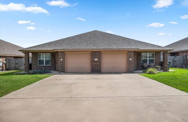 Spacious 3BR Home in Amazing Location - Photo 54