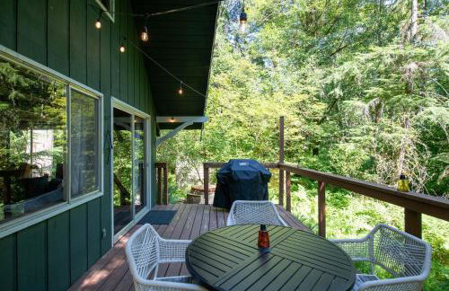 Fog & Fern Hideaway - Cozy Cabin w Private Hot Tub near Mt Rainier - Foto 30