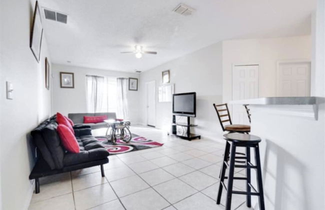 5BR Pool Home in Davenport w/ BBQ in Private Gated - Photo 1