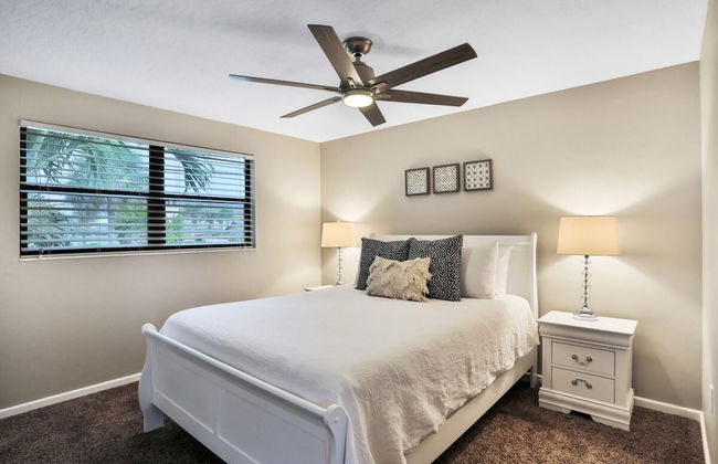 Kiss the Wave - Spacious 4BR 3BA w Pool hot tub - Foto 20