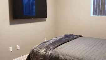 Fresh Modern Industrial split level - Photo 2