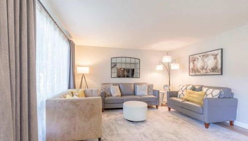 4BR 2BA Dog Friendly 3 Kings Walk to Lambeau - Foto 2