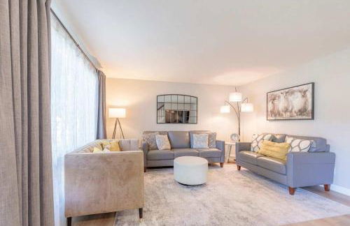 4BR 2BA Dog Friendly 3 Kings Walk to Lambeau - Foto 2