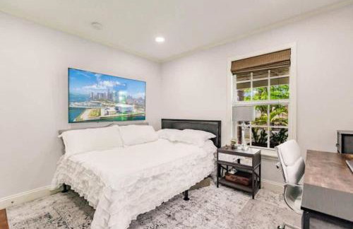 Key Lime Cottage - Bask Poolside in a Historic Flamingo Park Gem - Foto 9