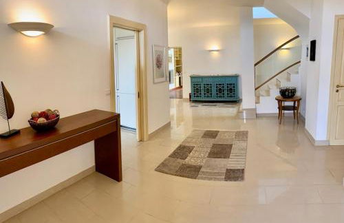 5 Bed Villa, 6 Baths, View and Beautiful Pool - Foto 4
