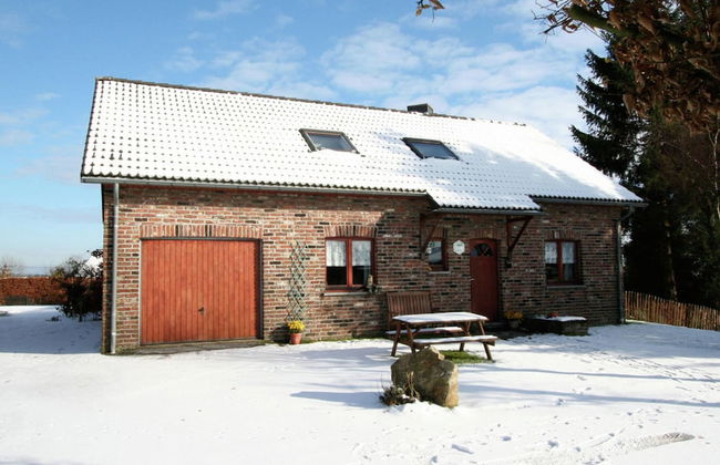 Nice Holiday Farmhouse Located in Sourbrodt near Ski Resort of Ovifat - Foto 32