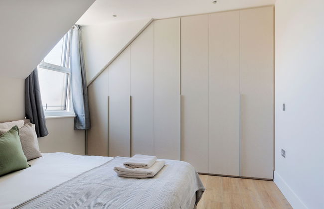 Elegant 2 Bed Flat with Balcony in Finchley - Foto 14