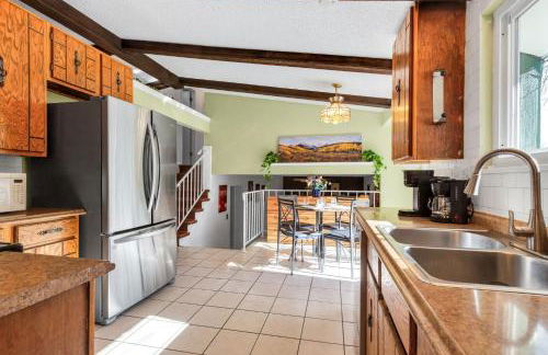 6BD Near DT - BBQ Grill, Games & Football Fun - Photo 40