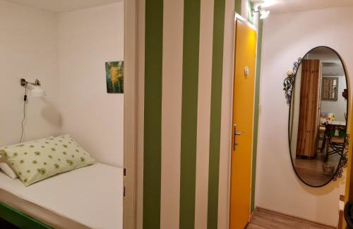 Charismatic Garden Cottage with Sea View - Foto 12