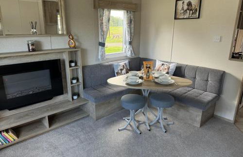 Haggerston Castle - Caravan - Sleeps 6 - Parking - Foto 9