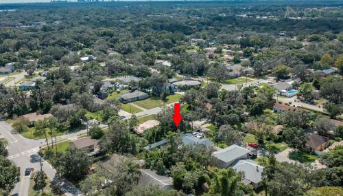 Adventure Awaits in Tampa Bay with Beautiful Decor 4BR with Backyard Oasis Near Busch Gardens & Adventure Island - Foto 5