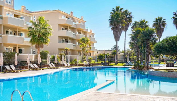 VP Flat With Balcony and Pool View - Foto 3, Habitación