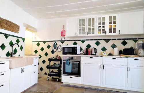 Charming Coastside Villa - Photo 29