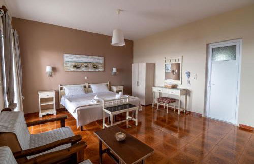 Lorraine's Cottage Style Studios, shared swimming pool and bbq only for guests at Simotata village - Photo 55