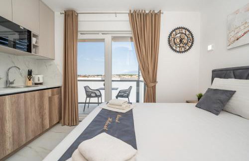 Poolside Hideout Apartments - Photo 112