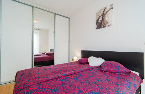 Flexible SelfCheckIns 93 - Zagreb - Garage - Balcony - Bedroom - Photo 11