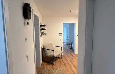 REMA Homes - 180x200 Bett Küche Bad 50'' TV Tiefgarage - Foto 19