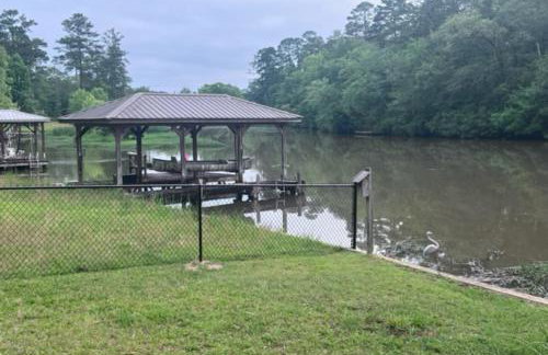 Lakefront Eatonton Haven with Dock Bring Your Boat! - Foto 8