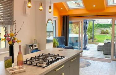 Tranquil Victorian Villa with Hot Tub & Sauna - Foto 1