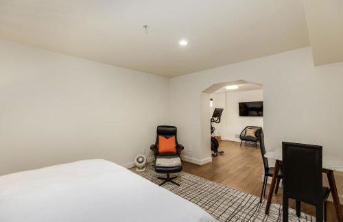 The Lumber Baron's Mansion: 2 King Suites, 2.5BA + Gym - Foto 6