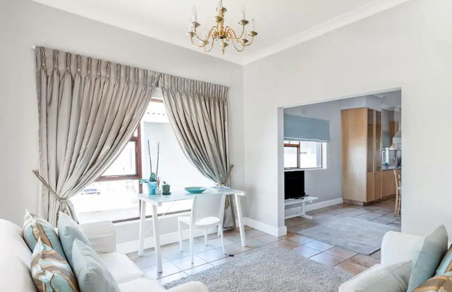 3 Bedroom Hilltop Home With Spectacular Views - Foto 16