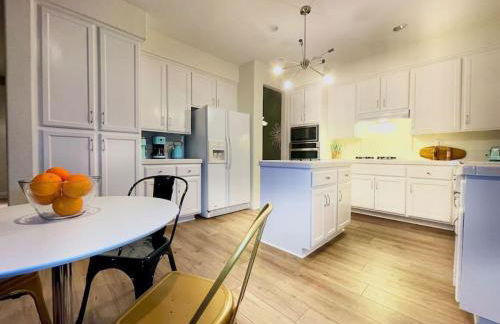 King Bed Quiet Home on Cul-de-Sac Hiking Trails - Foto 13